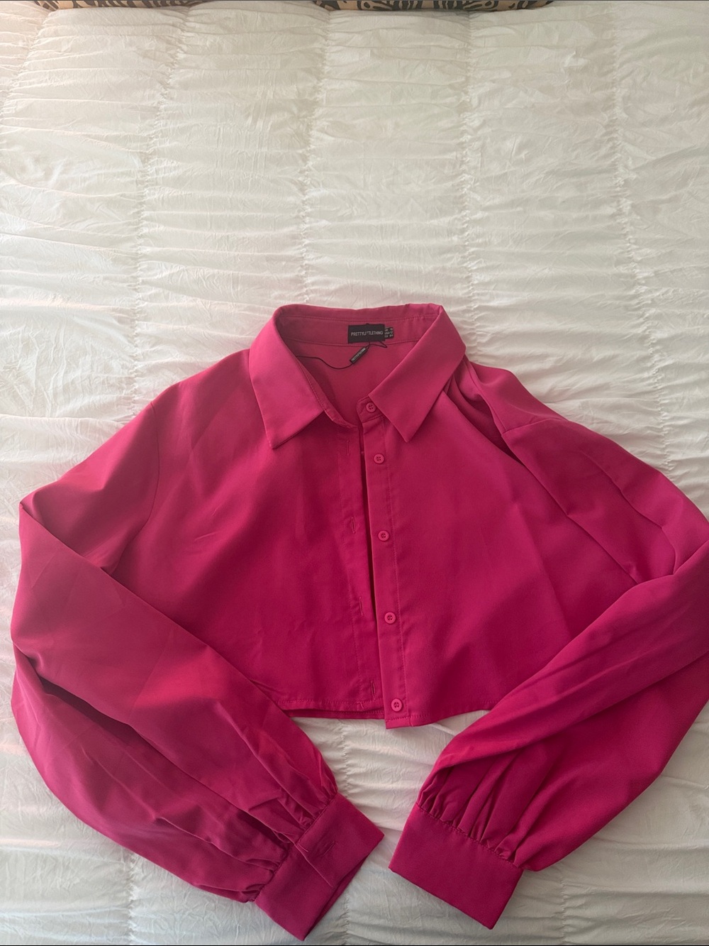 PrettyLittleThing Hot Pink Cropped Button-Down Shirt